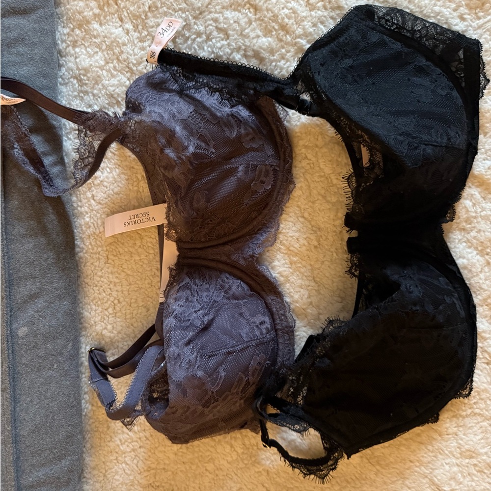 Victoria's Secret Lace Underwire Bra Duo in Black and Charcoal